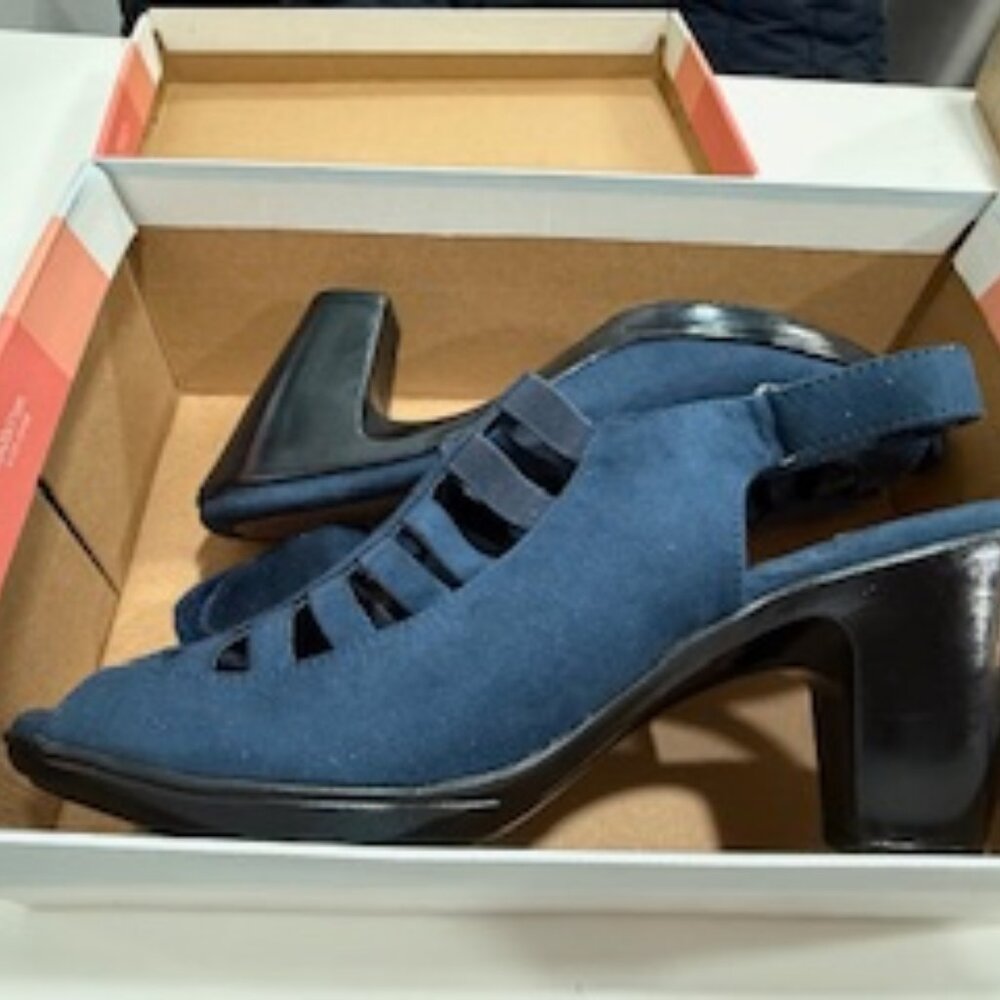 Blue Sandal 10M